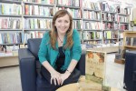Entrevista a Sofía Segovia, autora de “El murmullo de las abejas”.